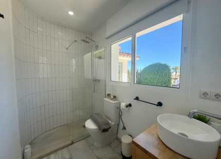 One-level villa with heated pool in Nueva Andalucía, Marbella