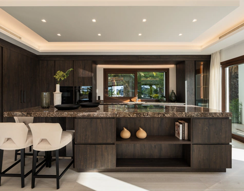 Villa for sale in El Herrojo, Benahavis