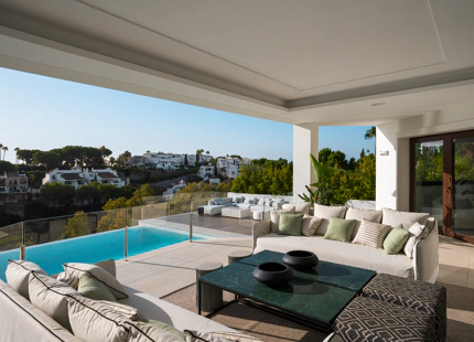EXCEPCIONAL VILLA DE NUEVA CONSTRUCCIÓN CON PRESTACIONES EXTRAORDINARIAS EN BENAHAVÍS