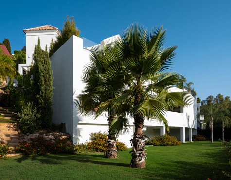 Villa for sale in El Herrojo, Benahavis