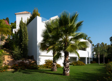 EXCEPCIONAL VILLA DE NUEVA CONSTRUCCIÓN CON PRESTACIONES EXTRAORDINARIAS EN BENAHAVÍS