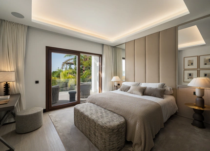 EXCEPCIONAL VILLA DE NUEVA CONSTRUCCIÓN CON PRESTACIONES EXTRAORDINARIAS EN BENAHAVÍS