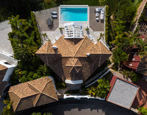 Villa for sale in El Herrojo, Benahavis