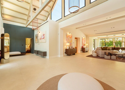 EXCEPCIONAL VILLA DE LUJO DE UNA SOLA PLANTA EN PUERTO BANÚS, MARBELLA