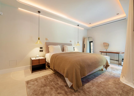 EXCEPCIONAL VILLA DE LUJO DE UNA SOLA PLANTA EN PUERTO BANÚS, MARBELLA
