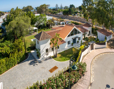 EXCEPTIONAL ONE-LEVEL LUXURY VILLA IN PUERTO BANÚS, MARBELLA