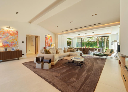 EXCEPCIONAL VILLA DE LUJO DE UNA SOLA PLANTA EN PUERTO BANÚS, MARBELLA