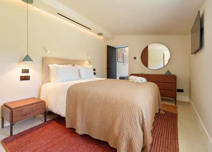 EXCEPCIONAL VILLA DE LUJO DE UNA SOLA PLANTA EN PUERTO BANÚS, MARBELLA