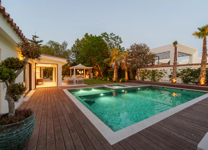 EXCEPCIONAL VILLA DE LUJO DE UNA SOLA PLANTA EN PUERTO BANÚS, MARBELLA