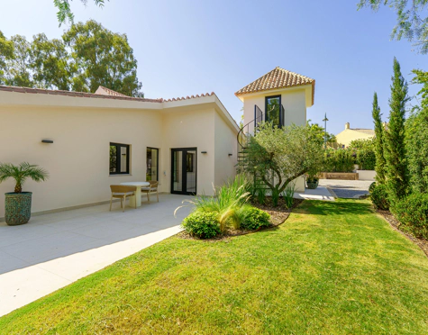EXCEPTIONAL ONE-LEVEL LUXURY VILLA IN PUERTO BANÚS, MARBELLA
