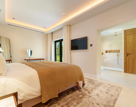 EXCEPTIONAL ONE-LEVEL LUXURY VILLA IN PUERTO BANÚS, MARBELLA