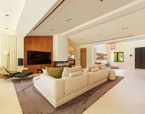 EXCEPTIONAL ONE-LEVEL LUXURY VILLA IN PUERTO BANÚS, MARBELLA