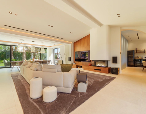 EXCEPTIONAL ONE-LEVEL LUXURY VILLA IN PUERTO BANÚS, MARBELLA