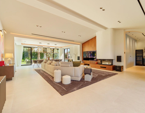 EXCEPTIONAL ONE-LEVEL LUXURY VILLA IN PUERTO BANÚS, MARBELLA