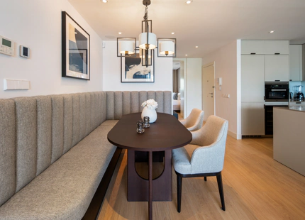 ELEGANTE APARTAMENTO DE 3 DORMITORIOS CON DOS TERRAZAS PRIVADAS EN PUENTE ROMANO RESORT, MARBELLA