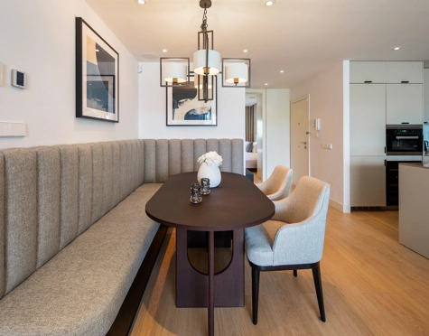 ELEGANT 3-BEDROOM APARTMENT WITH TWO PRIVATE TERRACES IN PUENTE ROMANO RESORT, MARBELLA