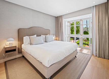 ELEGANTE APARTAMENTO DE 3 DORMITORIOS CON DOS TERRAZAS PRIVADAS EN PUENTE ROMANO RESORT, MARBELLA