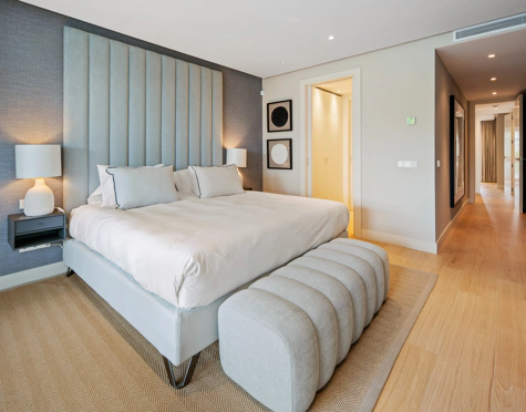 ELEGANT 3-BEDROOM APARTMENT WITH TWO PRIVATE TERRACES IN PUENTE ROMANO RESORT, MARBELLA