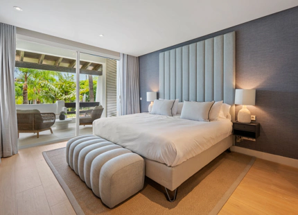 ELEGANTE APARTAMENTO DE 3 DORMITORIOS CON DOS TERRAZAS PRIVADAS EN PUENTE ROMANO RESORT, MARBELLA