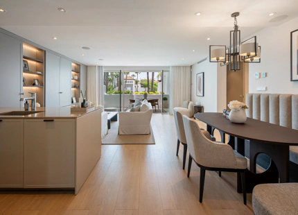 ELEGANTE APARTAMENTO DE 3 DORMITORIOS CON DOS TERRAZAS PRIVADAS EN PUENTE ROMANO RESORT, MARBELLA