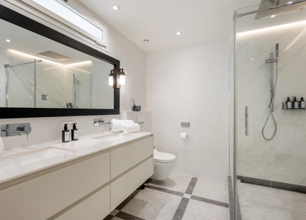 ELEGANTE APARTAMENTO DE 3 DORMITORIOS CON DOS TERRAZAS PRIVADAS EN PUENTE ROMANO RESORT, MARBELLA