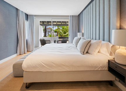 ELEGANTE APARTAMENTO DE 3 DORMITORIOS CON DOS TERRAZAS PRIVADAS EN PUENTE ROMANO RESORT, MARBELLA
