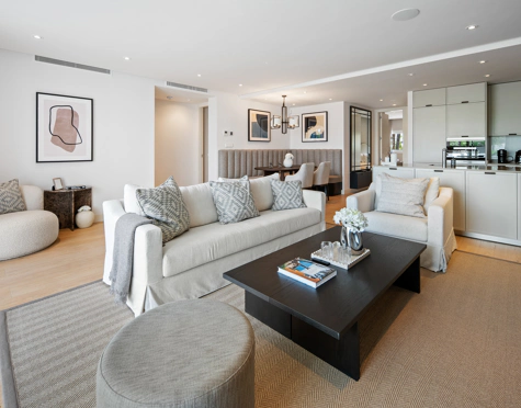 ELEGANT 3-BEDROOM APARTMENT WITH TWO PRIVATE TERRACES IN PUENTE ROMANO RESORT, MARBELLA