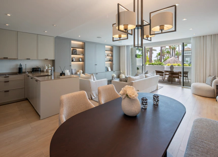 ELEGANTE APARTAMENTO DE 3 DORMITORIOS CON DOS TERRAZAS PRIVADAS EN PUENTE ROMANO RESORT, MARBELLA