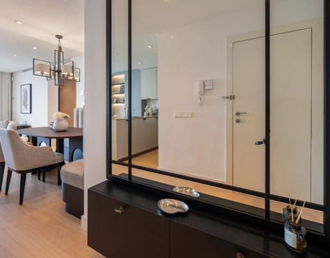 ELEGANT 3-BEDROOM APARTMENT WITH TWO PRIVATE TERRACES IN PUENTE ROMANO RESORT, MARBELLA