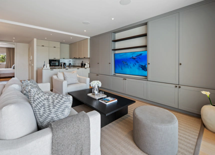 ELEGANTE APARTAMENTO DE 3 DORMITORIOS CON DOS TERRAZAS PRIVADAS EN PUENTE ROMANO RESORT, MARBELLA