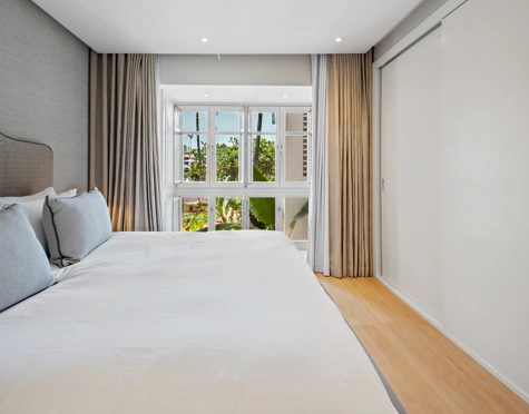 ELEGANT 3-BEDROOM APARTMENT WITH TWO PRIVATE TERRACES IN PUENTE ROMANO RESORT, MARBELLA