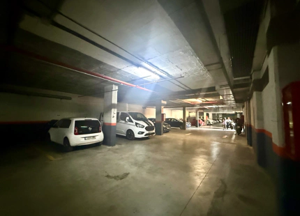 Private underground parking — San Pedro Centre