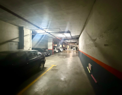Private underground parking — San Pedro Centre