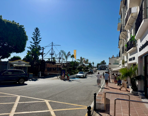 BEACHFRONT INVESTMENT OPPORTUNITY IN THE HEART OF PUERTO BANÚS