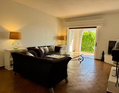 BEACHFRONT INVESTMENT OPPORTUNITY IN THE HEART OF PUERTO BANÚS