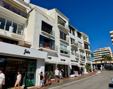 BEACHFRONT INVESTMENT OPPORTUNITY IN THE HEART OF PUERTO BANÚS