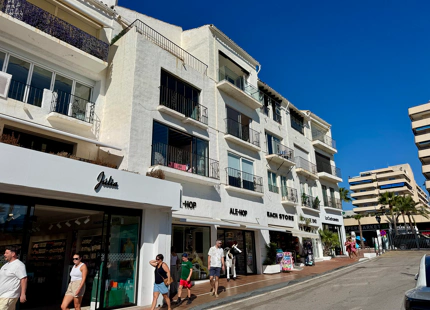 BEACHFRONT INVESTMENT OPPORTUNITY IN THE HEART OF PUERTO BANÚS
