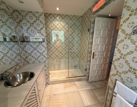 PRIME RENOVATION OPPORTUNITY IN NUEVA ANDALUCÍA