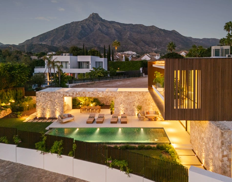 LUXURY CONTEMPORARY VILLA IN MARBELLA GOLDEN MILE