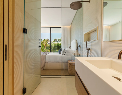 LUXURY CONTEMPORARY VILLA IN MARBELLA GOLDEN MILE