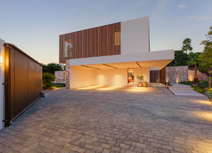 LUXURY CONTEMPORARY VILLA IN MARBELLA GOLDEN MILE