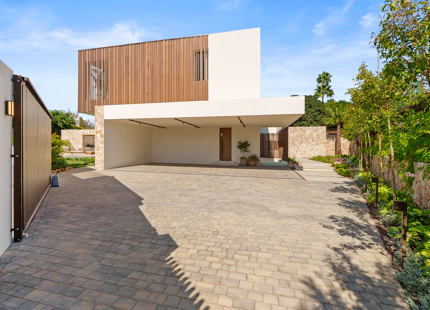 LUXURY CONTEMPORARY VILLA IN MARBELLA GOLDEN MILE