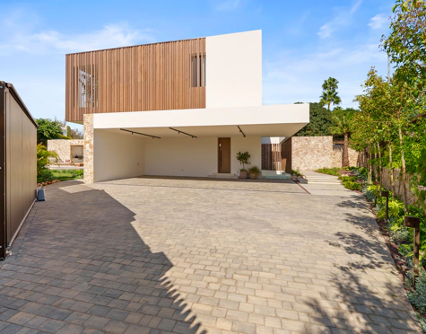 LUXURY CONTEMPORARY VILLA IN MARBELLA GOLDEN MILE
