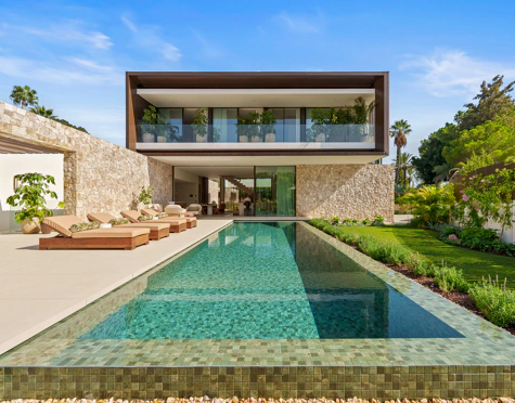 LUXURY CONTEMPORARY VILLA IN MARBELLA GOLDEN MILE