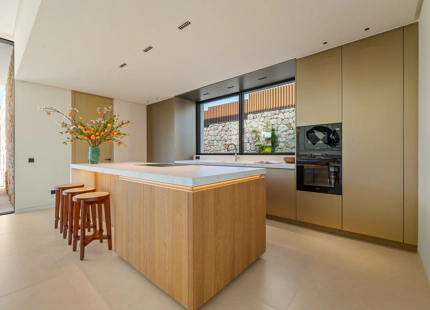 LUXURY CONTEMPORARY VILLA IN MARBELLA GOLDEN MILE