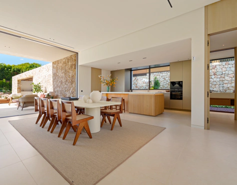 LUXURY CONTEMPORARY VILLA IN MARBELLA GOLDEN MILE