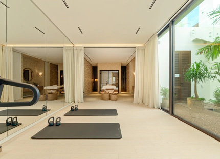 LUXURY CONTEMPORARY VILLA IN MARBELLA GOLDEN MILE