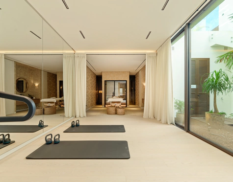 LUXURY CONTEMPORARY VILLA IN MARBELLA GOLDEN MILE