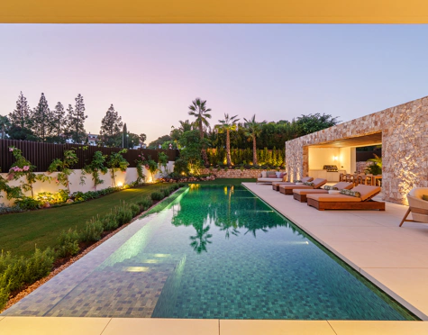 LUXURY CONTEMPORARY VILLA IN MARBELLA GOLDEN MILE