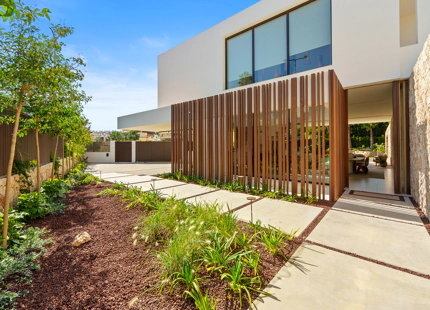 LUXURY CONTEMPORARY VILLA IN MARBELLA GOLDEN MILE